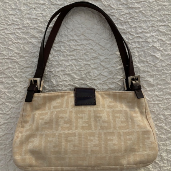 Authentic Vintage Fendi Baguette - Picture 3 of 9
